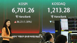 코스피, 장중 6,700선 처음 돌파&hellip;사상 최고치 또 경신
