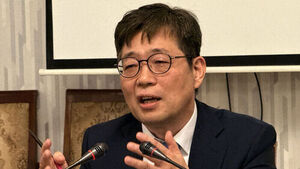 한은 부총재 "금리 인상 고민할 때&hellip;5월 금통위서 신호 가능성"