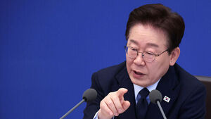 이 대통령 "매점매석 물품은 몰수해야&hellip;적당히 넘어가면 안 돼"