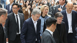 아르노 LVMH 회장, 3년 만에 방한&hellip;신세계 본점 등 매장 방문