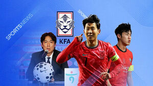 SPORTS NEWS, KFA. 홍명보 감독과 축구 국가대표 손흥민, 황인범 선수가 함께 있는 모습.
