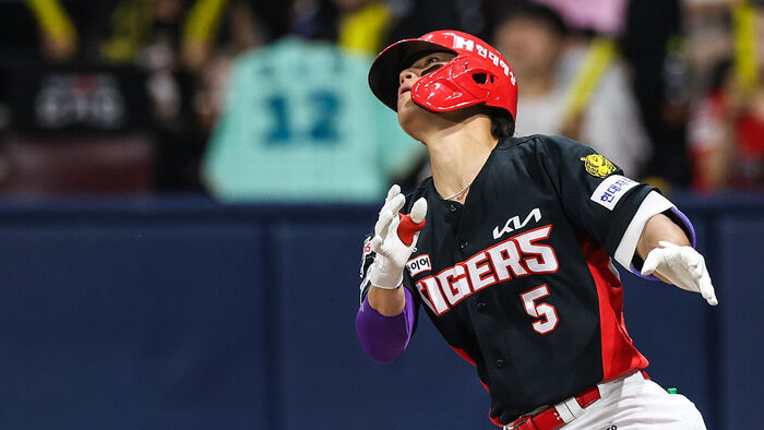 Kim Do-young and Austin Hit 20th Home Runs; Ahn Hyun-min Drives in 2 in Return Game