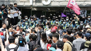'봉쇄 해제' 잠실 투표소&middot;개표소 부상자 현재까지 6명&hellip;모두 경상