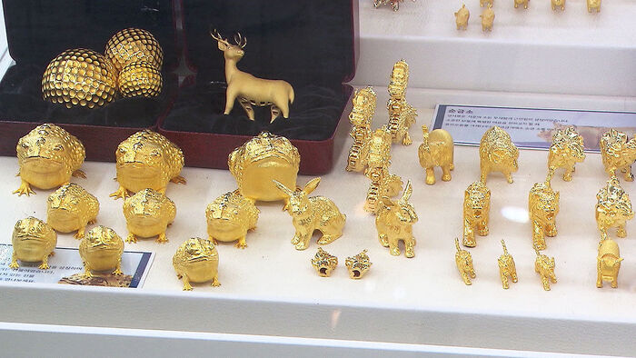 Gold Prices Dip Below 200,000 Won for First Time in 6 Months