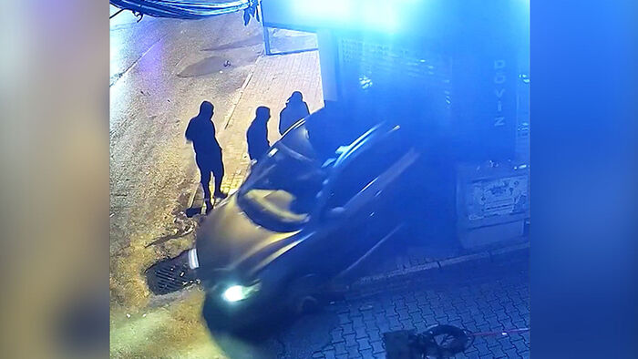Car Crashes in Reverse, Shattering Shutter to Rob Currency Exchange