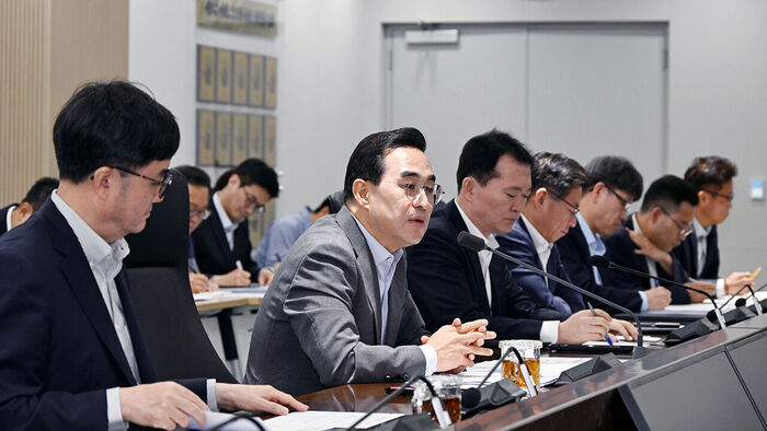 Park Hong-keun: "We Will Spare No Support for the Successful Settlement of the Integrated Care System"