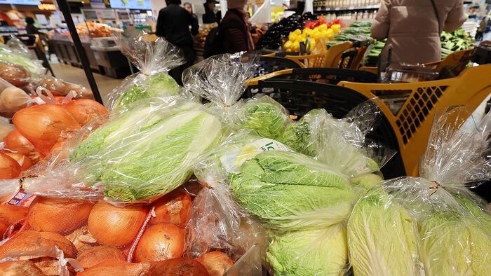Government to Secure 34,000 Tons of Napa Cabbage and Radishes; Plans to Import 30 Million Fresh Eggs
