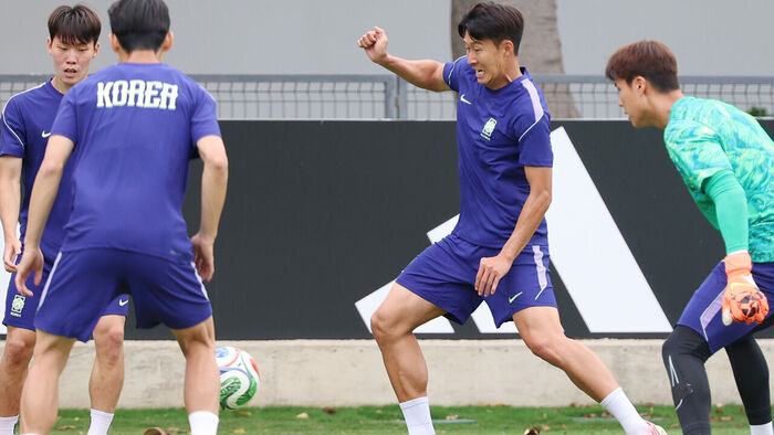 Lee Young-pyo Picks Son Heung-min as Key Man Against Mexico: "Still a Threat"
