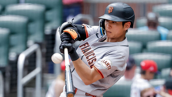 Lee Jung-hoo Hits 4th Home Run of Season in 'Korean Derby'... Batting Average at .325