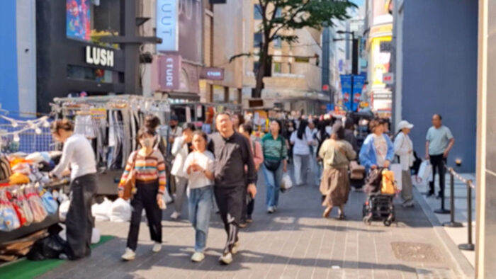 Namdaemun Market and Myeong-dong Re-emerge as 'Hot Spots' for Shopping