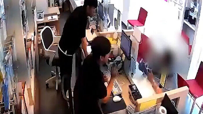 Telecom Store Manager Prevents 60 Million Won Voice Phishing Scam by Spotting "Remove SIM" Instruction