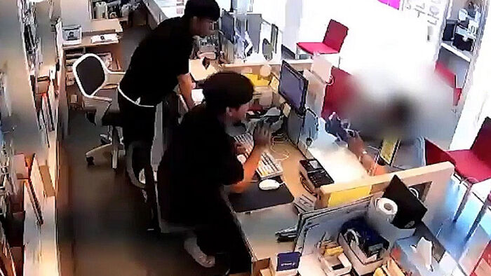 Telecom Employee's Quick Thinking Saves Elderly Couple from 60 Million Won Voice Phishing Scam