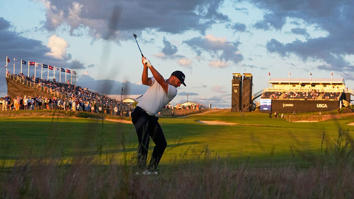 Clark Leads US Open by 6 Strokes; Kim Joo-hyung Tied for 2nd