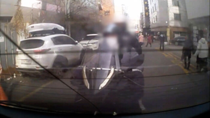 Duo Referred to Prosecution for Staging Motorcycle Accidents to Defraud Insurers of Over 100 Million Won