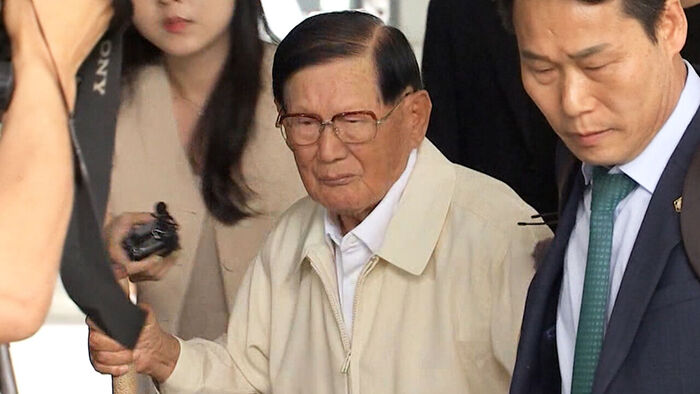 Joint Investigation Team Requests Arrest Warrant for Shincheonji Leader Lee Man-hee Over 'Mass Party Membership' Allegations