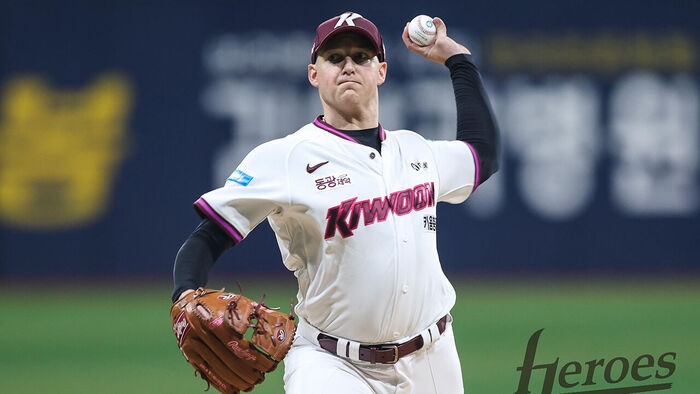 Kiwoom's Replacement Pitcher Rosenberg Dropped from Roster Due to Thigh Injury