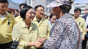 한 총리, 충북 집중호우 피해 현장 방문&hellip;"맞춤형 대책 마련" 당부