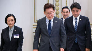 이 대통령, 카타르 전 국왕 별세에 조전 발송&hellip;조문 특사에 강훈식
