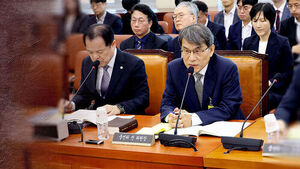 노태악 '외유성 출장' 강제 수사&hellip;'횡령' 피의자로