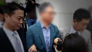 분리된 '살인죄&middot;성범죄'&hellip;"본부장님 지시" 메시지 확보