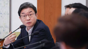  이억원 금융위원장이 21일 청와대에서 열린 이재명 대통령 주재 국무회의에서 발언하고 있다.