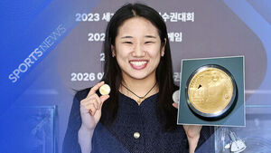 안세영, '공식 기념 메달' 출시&hellip;컨디션 많이 회복