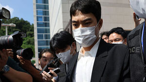 '여중생 성매매' 최영중 전 청주시의원 구속&hellip;"증거 인멸 우려"