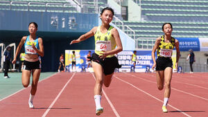 육상 왕서윤, 400ｍ 계주 여중부 한국신기록