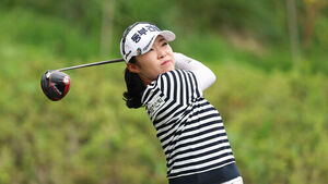 '폭염 뚫은' 김수지, KLPGA 오로라월드 3R 단독 선두
