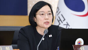 한성숙 국무총리가 22일 세종시 정부세종청사에서 열린 국무회의를 주재하고 있다. 