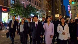 "Aren't You the President?": President Lee Jae-myung and First Lady Visit NYC Koreatown