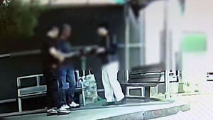 병원 찾은 경찰 돌연&hellip;쫓아간 남성 '휴대전화' 놀란 이유