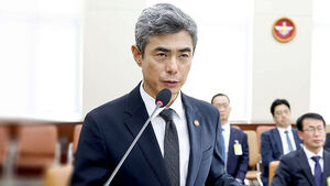 강신철 국방부 장관