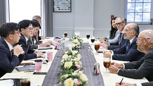 미 상무부 장관과 면담하는 김정관 산업통상부 장관 (사진=산업통상부 제공, 연합뉴스)