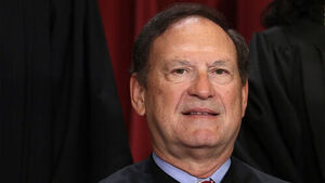 Conservative U.S. Supreme Court Justice Criticizes Trump Over Remarks on Court and Justices