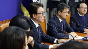 민주당 "소방 예산&middot;지원 보강할 것"&hellip;추미애 '사과 논란' 파장 주시
