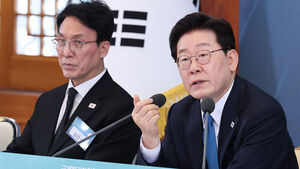 이재명 대통령이 지난 4월 15일 청와대에서 규제합리화위원회 제1차 전체회의를 주재하고 있다. 이날 회의는 '규제개혁위원회'가 28년 만에 '규제합리화위원회'로 개편 후 열린 첫 번째 전체회의이다. (사진=연합뉴스)