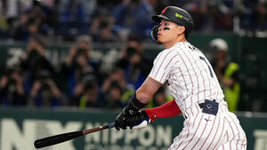 MLB 포스팅을 신청한 일본 한신 타이거스 내야수 사토 데루아키 (사진=AP, 연합뉴스)