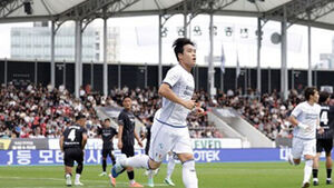 K리그2 수원, 성남 2대 0 꺾고 구단 신기록 7연승&hellip;1부 복귀 눈앞