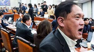 [여담야담] 청와대 국감서 '정면 충돌'&hellip;'김태규-김현지' 논쟁