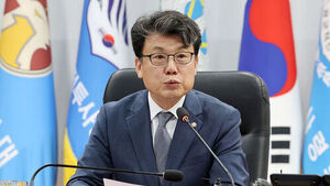 진성준, '거부' 사흘 만에 미국 비자 발급&hellip;"뒤늦게나마 다행"