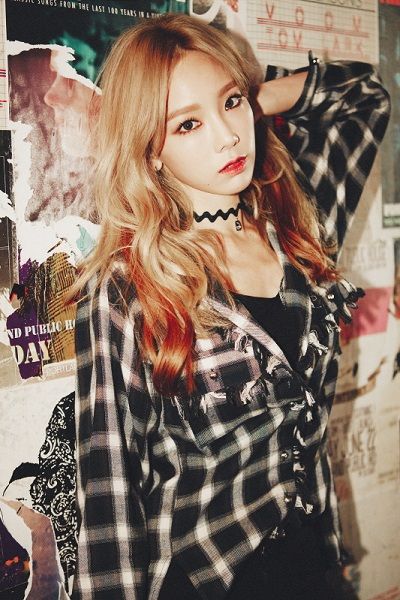 기사 대표 이미지:태연, 인기가요 1위 "멤버들 고맙다"