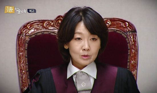 기사 대표 이미지:SBS플러스 법정 리얼리티 법보다 화해, 실제 모녀 법적 공방…무슨 사연?