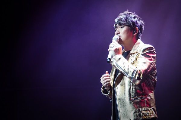 이승철, 30주년 맞아 '착한 콘서트' 수익금 기부