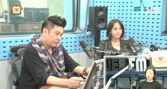 기사 대표 이미지:‘최파타’ 레이먼킴 “요리책 홍보 쑥스러워…냄비받침 써달라”
