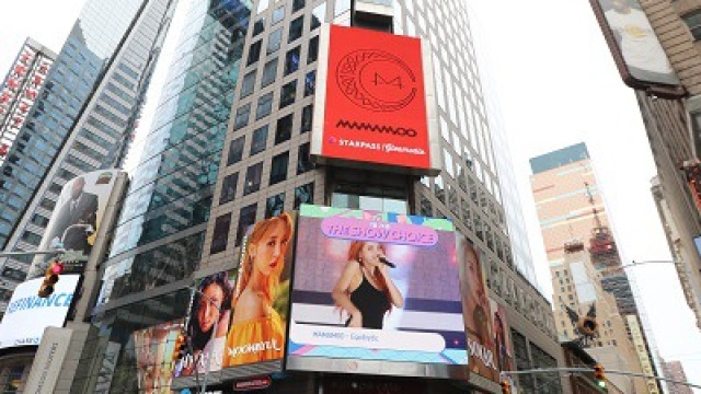 '더쇼 1위' 마마무, 美 뉴욕 타임스퀘어 장식