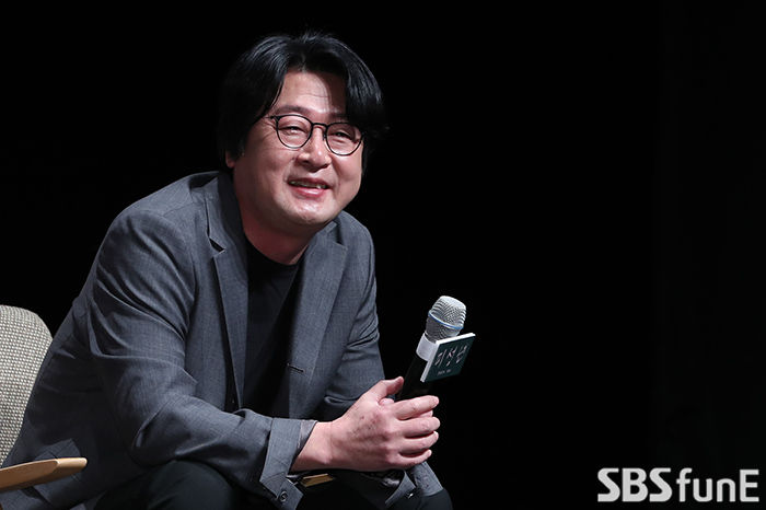 기사 대표 이미지:미성년 김윤석 "감독 데뷔, 실감 나지 않아"