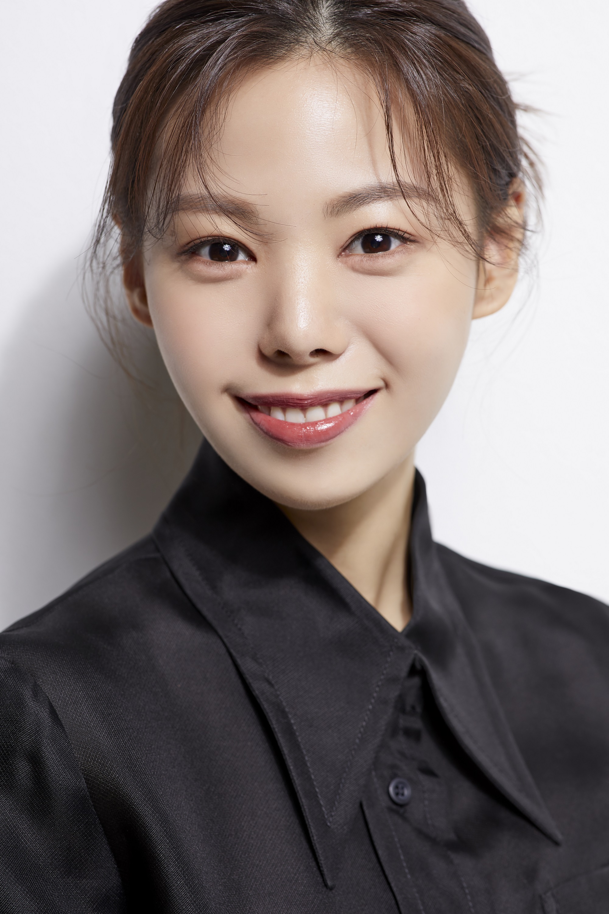 윤지원, 現 소속사 대표와 재계약...11년째 끈끈한 의리