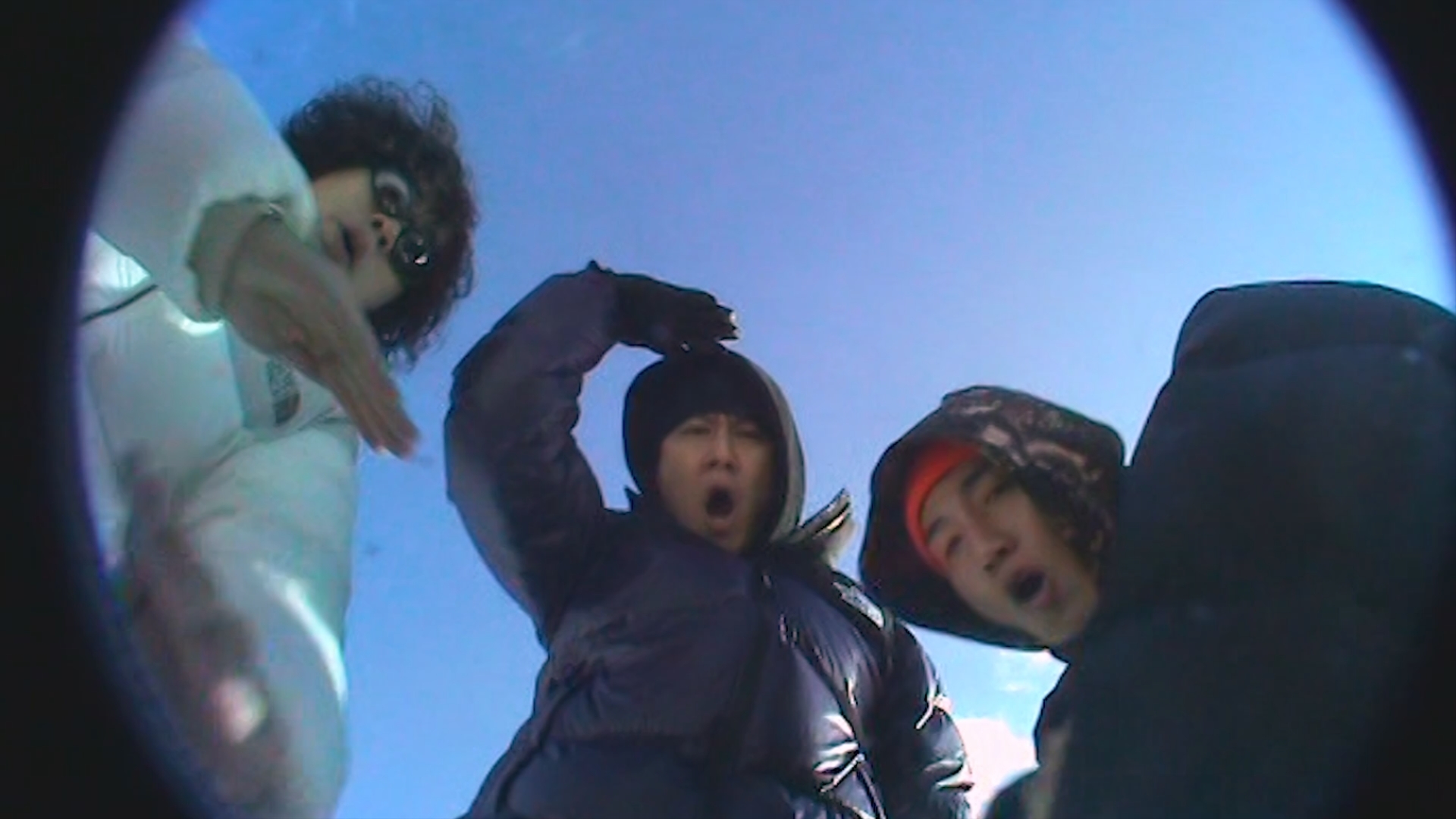 배우 정우, 래퍼 '가르시아'로 깜짝 데뷔...유브이(UV)와 힙합곡 발매