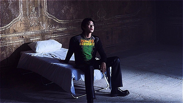 "데뷔 22년차는 고인물이 아니다"…유노윤호, '감다살' 뮤비 비주얼 '깜짝'